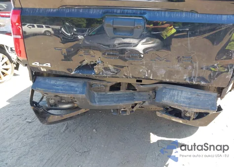 2024 Toyota Tacoma Sr5 4Wd z USA, uszkodzony, nr VIN 3TYLB5JN2RT004225